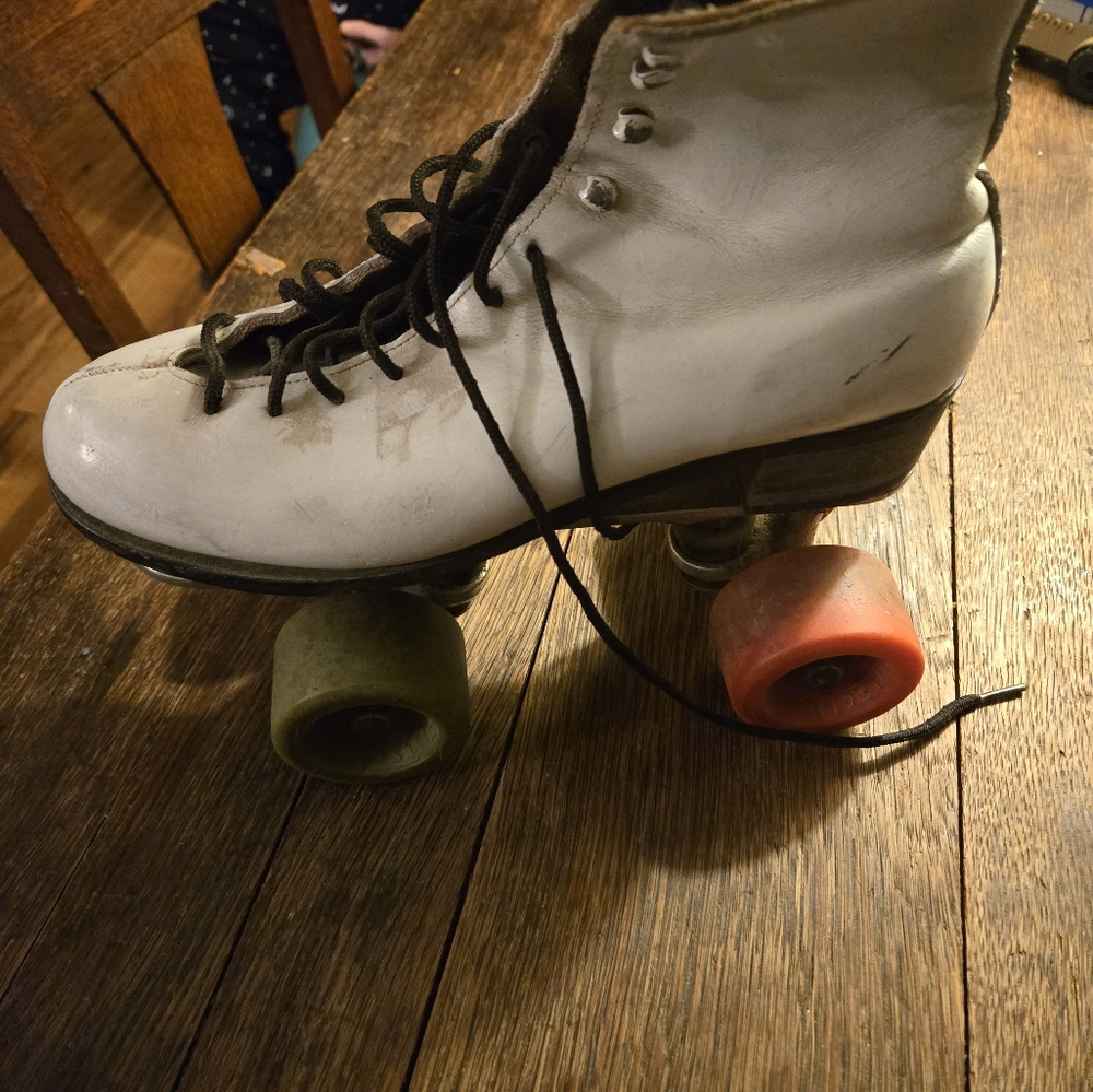 Vintage 70s white womens roller skates size 6 - Picture 6 of 13